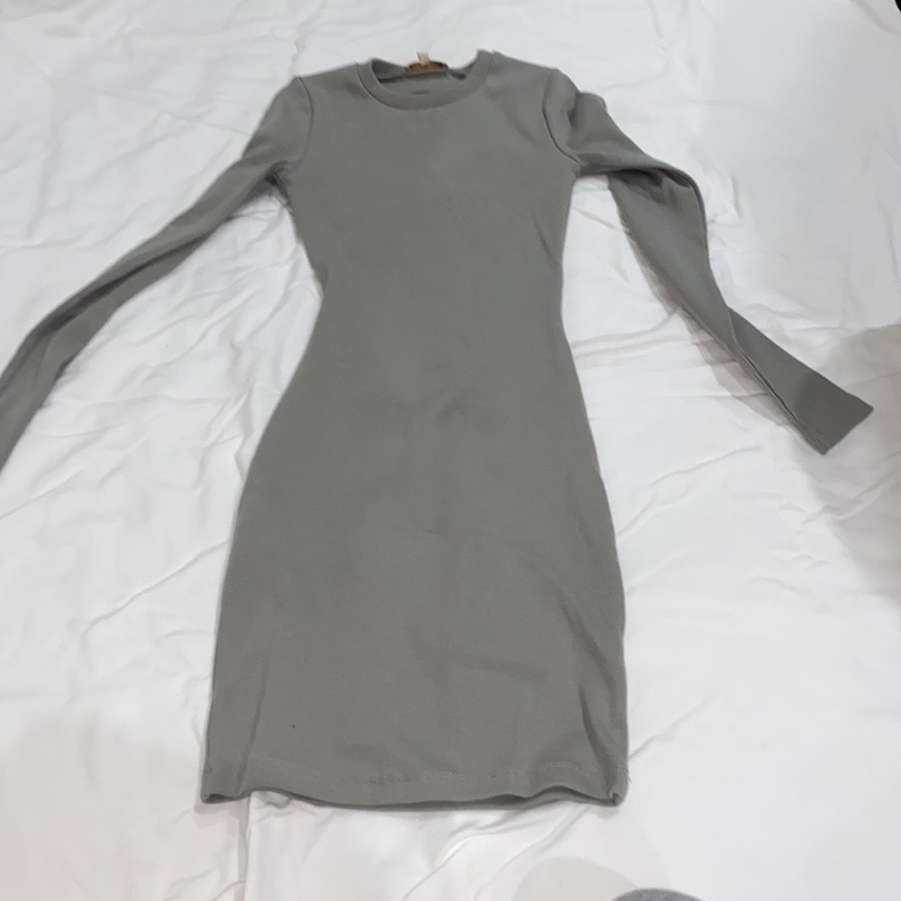 NWT Bordeaux / anthropologie LONG-SLEEVE
TWIST-BACK MINI DRESS in grey